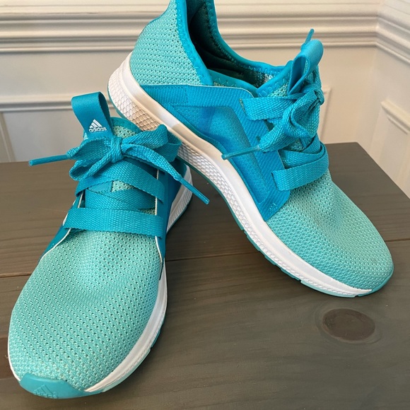 Blue Adidas bounce shoes - Picture 2 of 3